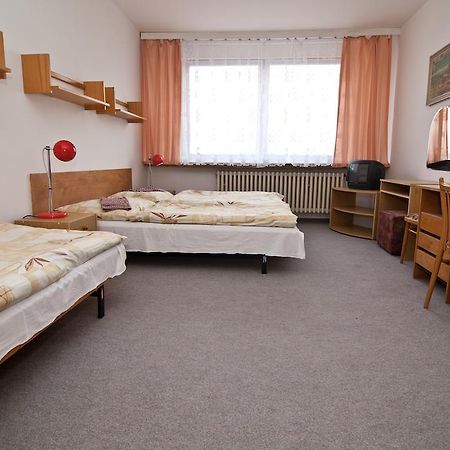 Domov Mladeze A Skolni Jidelna Karlovy Vary Hotel Camera foto